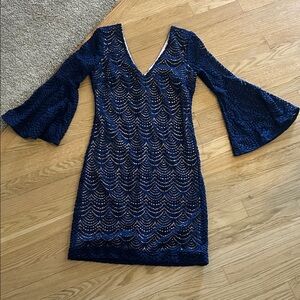 Lilly Pulitzer XXS Lace Bell-Sleeve V-Neck Sheath Dress